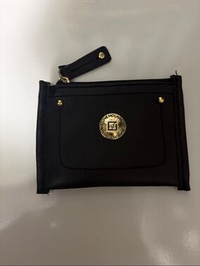 Stone Mountain Accessories Black Leather Zip Card Pouch with Gold Logo
